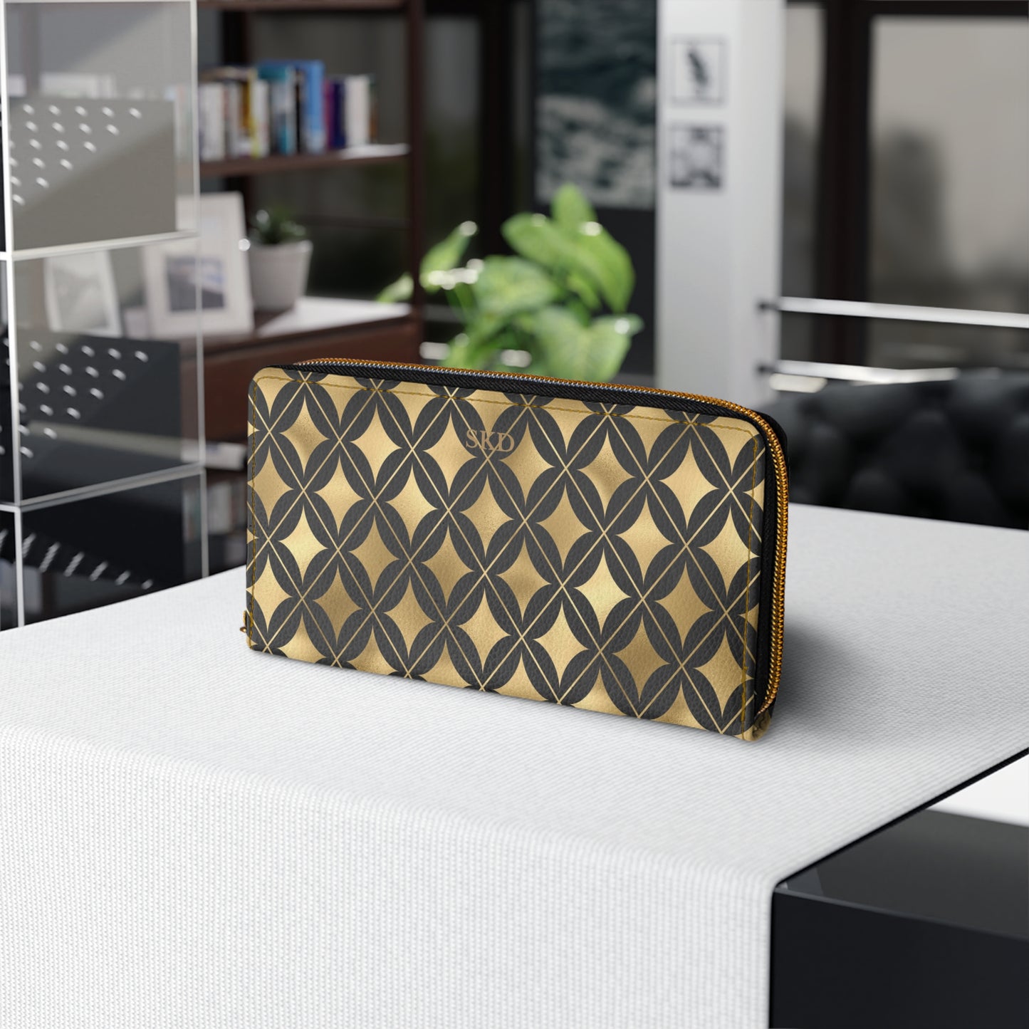Vault Exclusive: Prestige Legacy | Black & Gold Diamond Pattern Zipper Wallet | Luxurious & Enduring Gift for Ladies